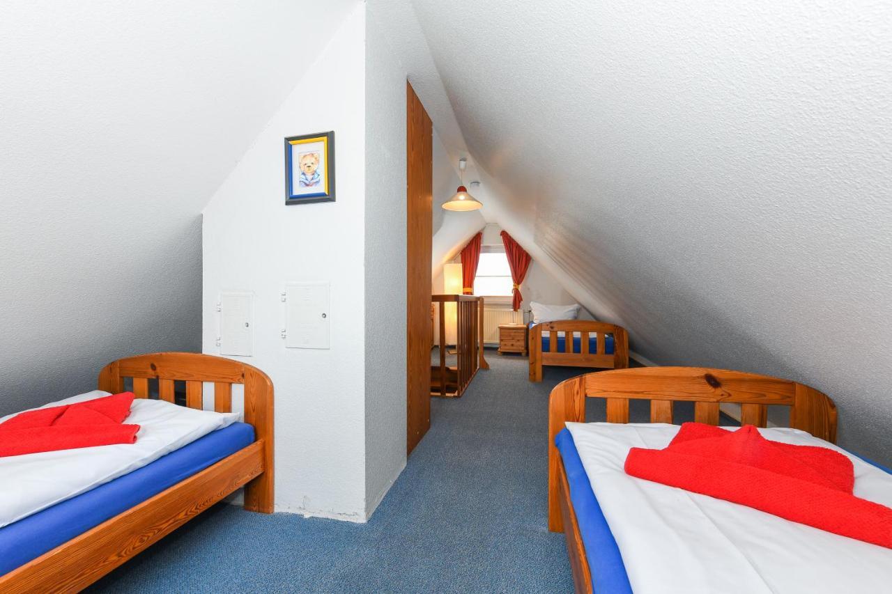 Ferienwohnung Juist Inselhaus Am Deich Neuharlingersiel Eksteriør bilde